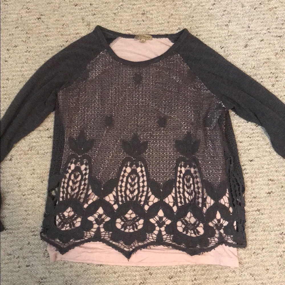 Cute and comfy long sleeve top
